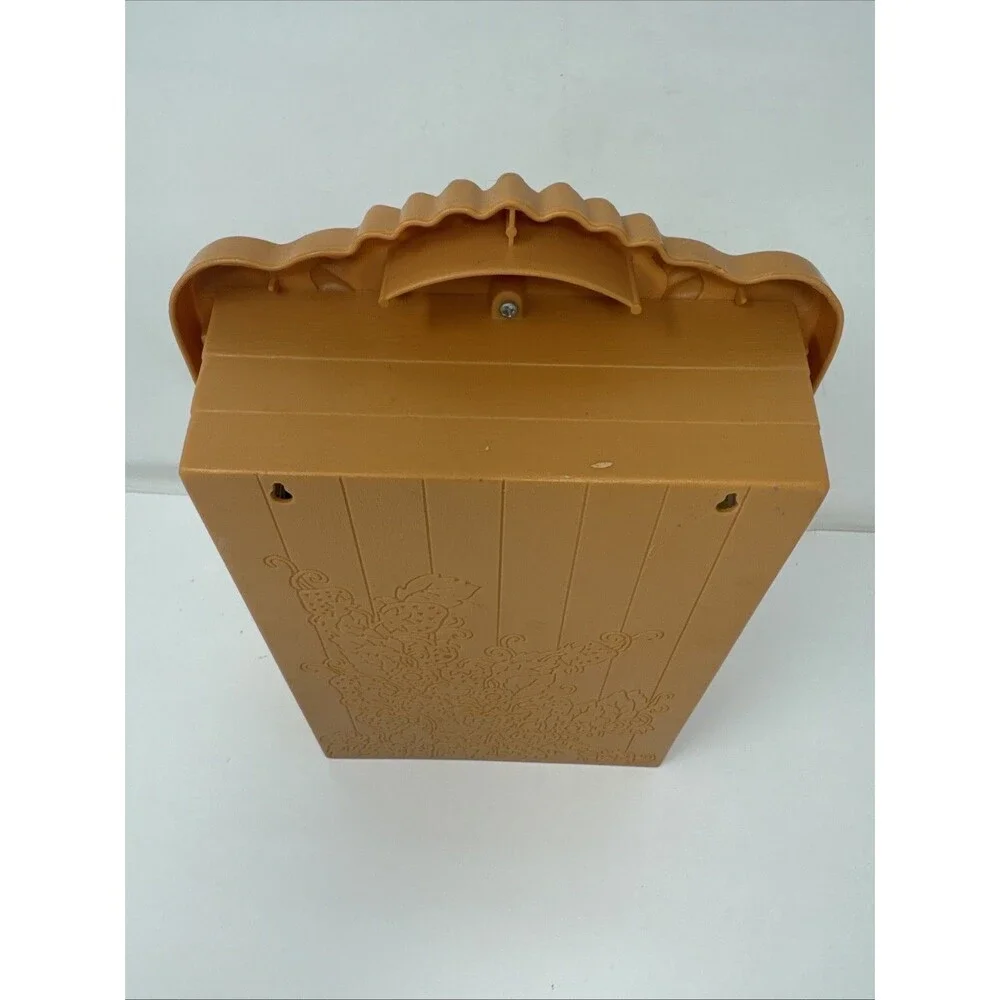 VTG 1981 Wonderful World of Strawberry Shortcake Display Case Cabinet NO DOORS